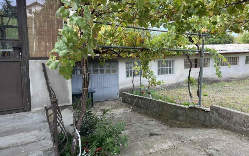 КЪЩА с ДВОР в кв.БОЛЯРОВО,гр. ХАСКОВО