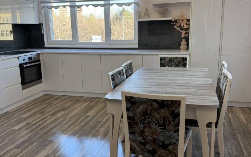 ТРИСТАЕН АПАРТАМЕНТ ПОД НАЕМ, в ЦЕНТЪРА на гр. ХАСКОВО