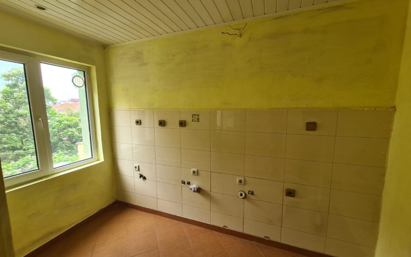 ТРИСТАЕН АПАРТАМЕНТ в ШИРОК ЦЕНТЪР, град ХАСКОВО