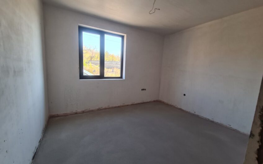 Двустаен апартамент с Двор за продажба – кв. Воеводски, гр. Хасково