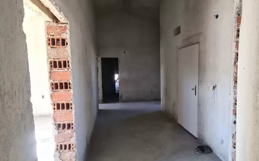 ТРИСТАЕН АПАРТАМЕНТ в кв.КАМЕННИ, гр.ХАСКОВО