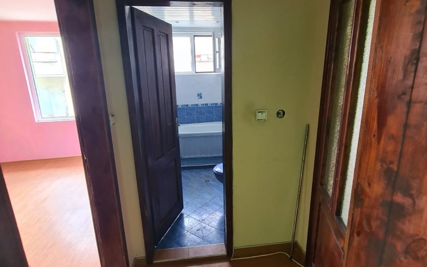 ТРИСТАЕН АПАРТАМЕНТ в ШИРОК ЦЕНТЪР, град ХАСКОВО