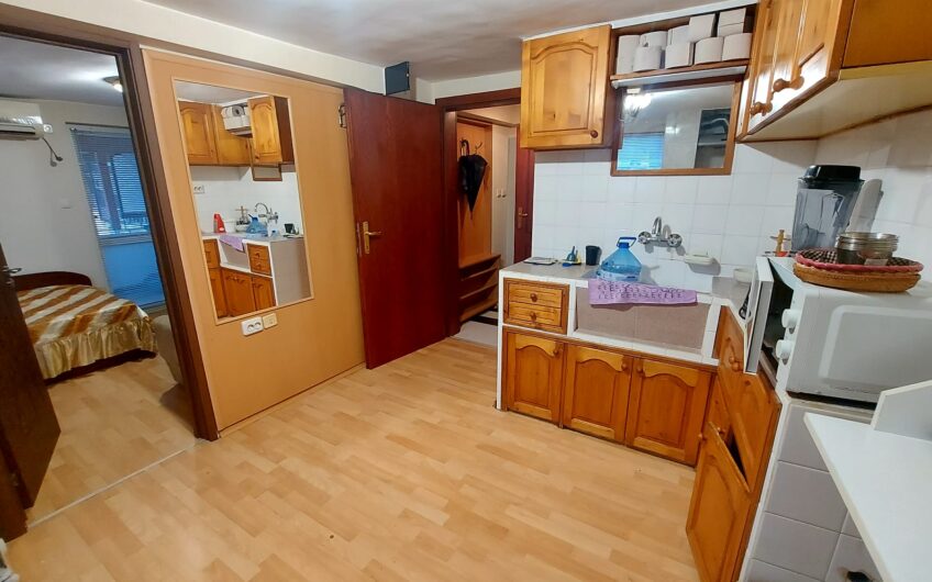 Ателие с гараж в кв.Училищни, гр. Хасково