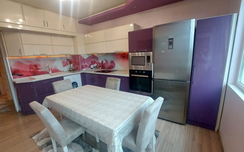 Тристаен апартамент в кв.Училищни,гр. Хасково