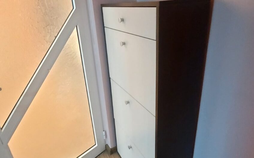 Тристаен апартамент в кв.Училищни,гр. Хасково