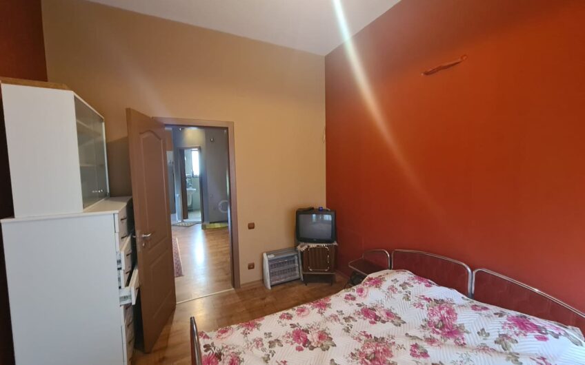 Двуетажна къща в кв.Кенана,град Хасково