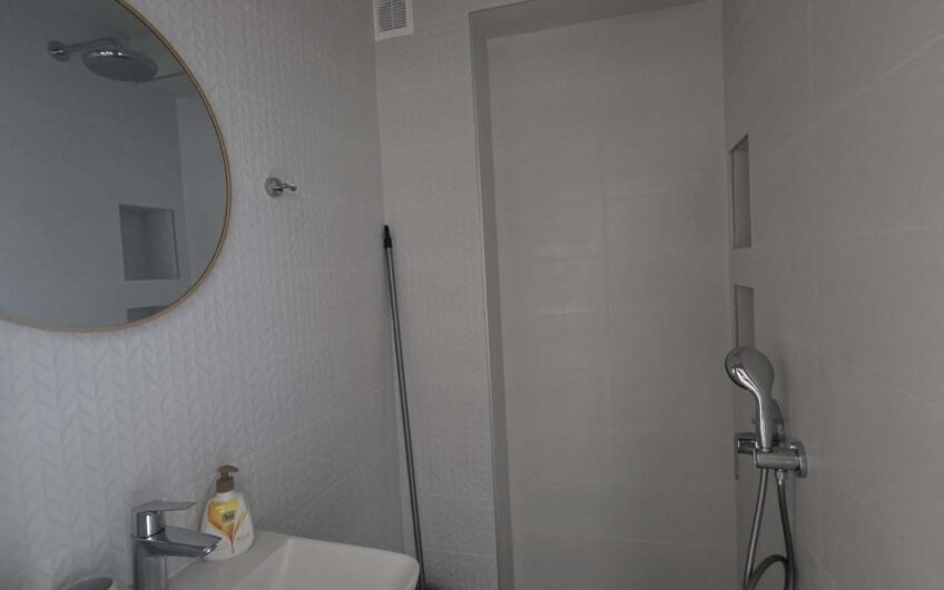 Обзаведен двустаен апартамент в Центъра,гр.Хасково