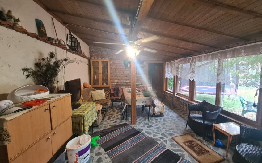 Двуетажна къща в кв.Кенана,град Хасково