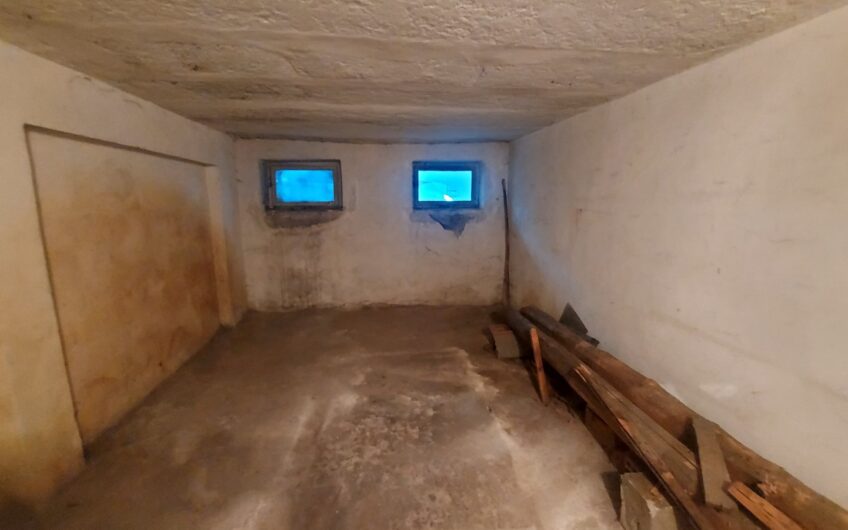 Тристаен апартамент в кв.Училищни,гр. Хасково