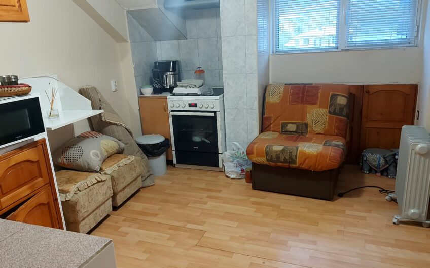 Ателие с гараж в кв.Училищни, гр. Хасково