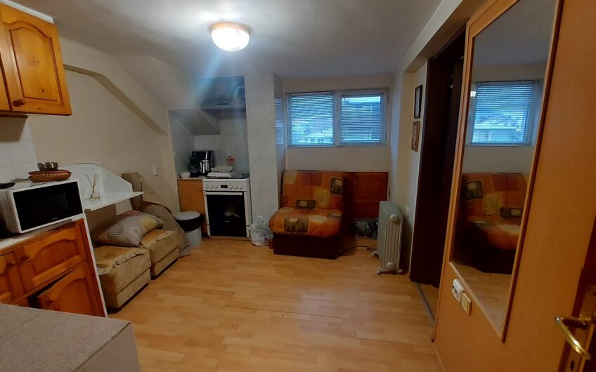 Ателие с гараж в кв.Училищни, гр. Хасково