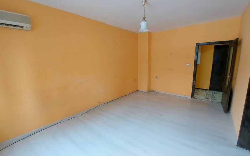 Гарсониера кв. Училищни, гр. Хасково