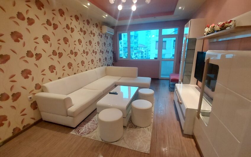 Тристаен апартамент в кв.Училищни,гр. Хасково