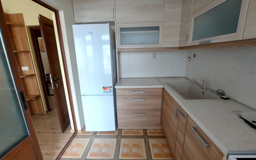 Обзаведен двустаен апартамент под наем в кв. Училищни, гр. Хасково