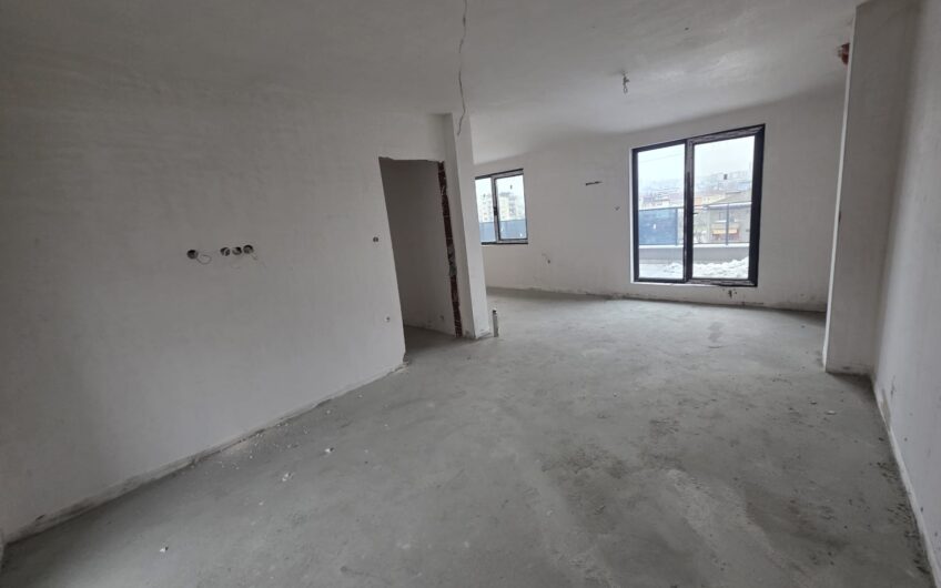 Тристаен апартамент в кв.Овчарски,гр.Хасково