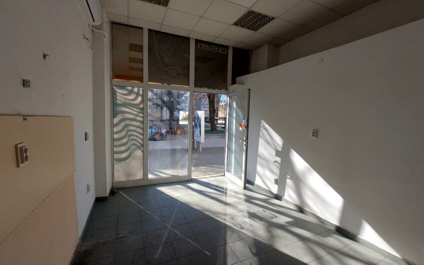 Търговски обект под наем в топ центъра на гр.Хасково