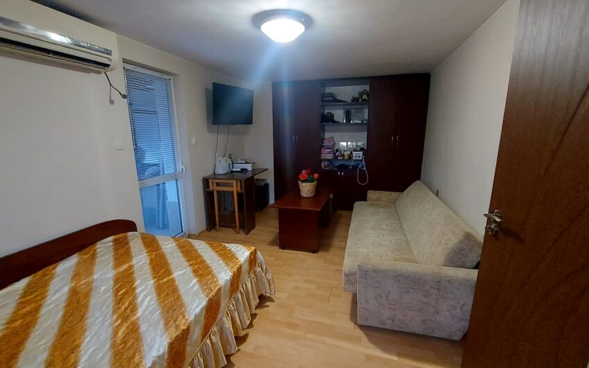 Ателие с гараж в кв.Училищни, гр. Хасково