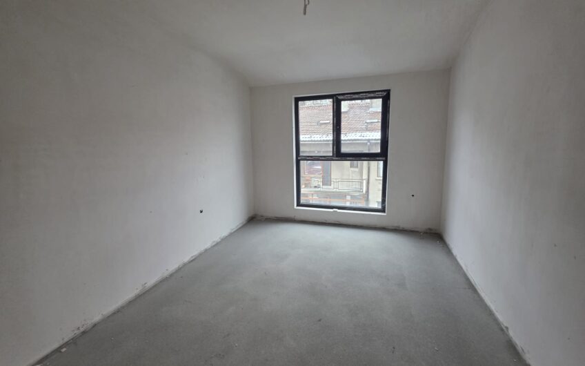 Тристаен апартамент в кв.Овчарски,гр.Хасково