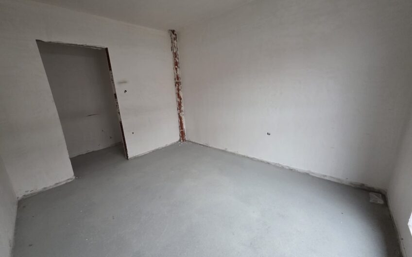 Тристаен апартамент в кв.Овчарски,гр.Хасково