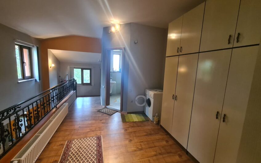 Двуетажна къща в кв.Кенана,град Хасково