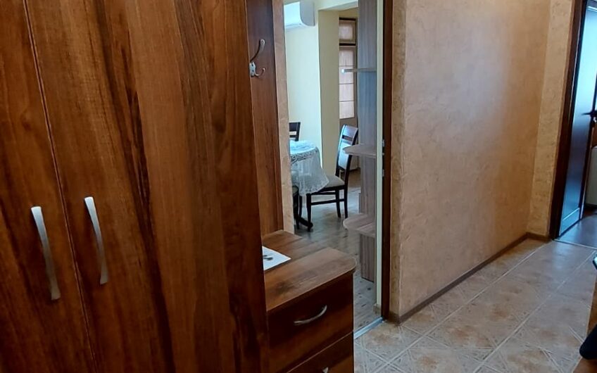 Обзаведен двустаен апартамент под наем в кв. Училищни, гр. Хасково