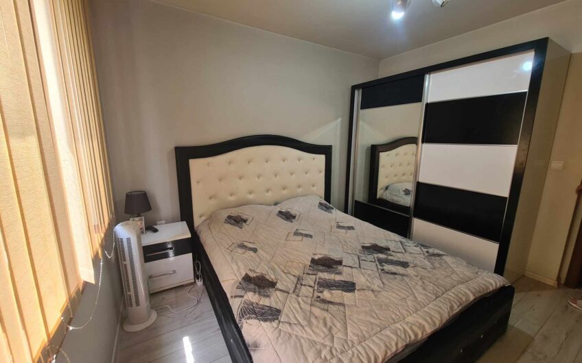 Обзаведен тристаен апартамент в Центъра на гр. Хасково