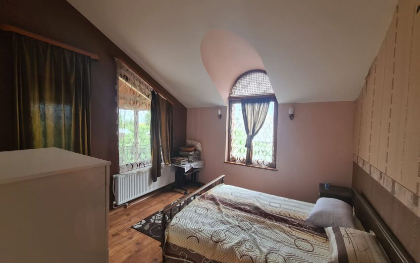 Двуетажна къща в кв.Кенана,град Хасково