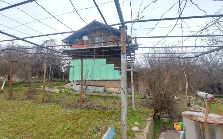 Парцел с вила в кв.Изгрев,гр.Хасково