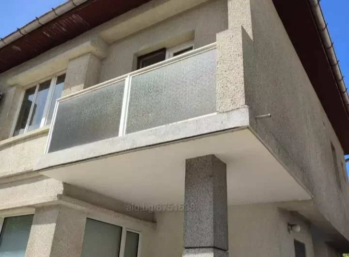 Къща в кв. Училищни град Хасково