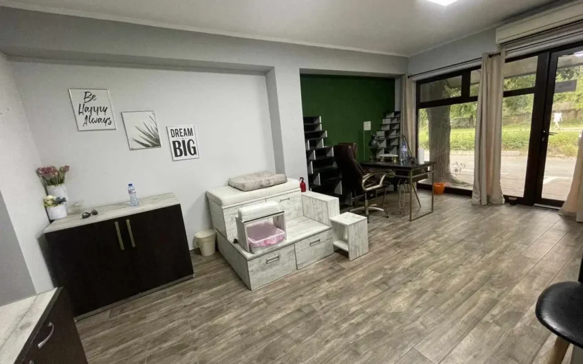 Салон за красота под наем в широк център,град Хасково