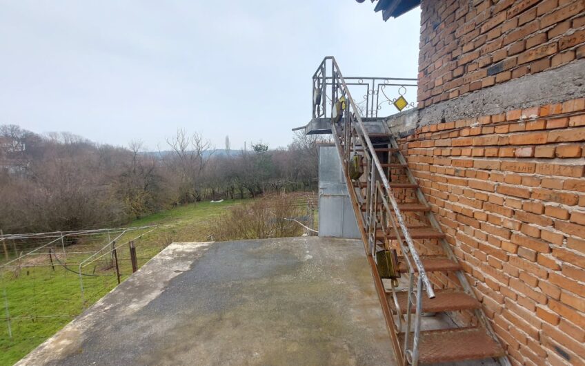 Парцел с вила в кв.Изгрев,гр.Хасково