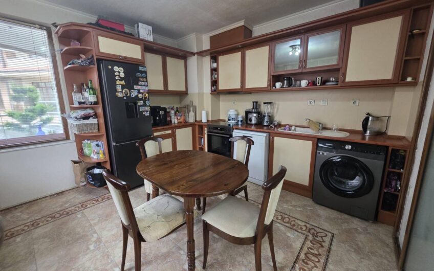 Многостаен апартамент в кв. Любен Каравелов, гр.Хасково