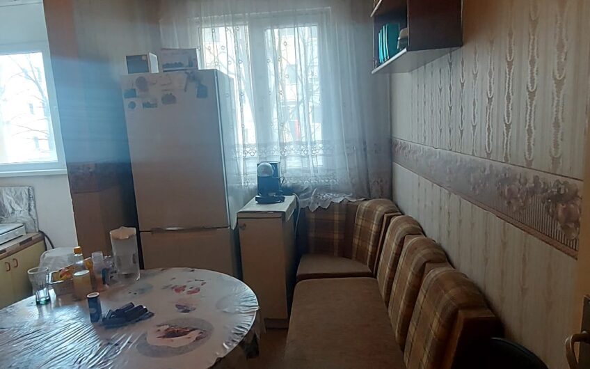 Тристаен апартамент в кв. Дружба, гр. Хасково