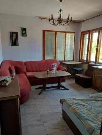 Къща в кв. Училищни град Хасково