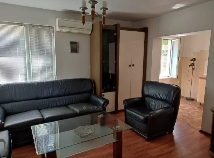 Къща в кв. Училищни град Хасково