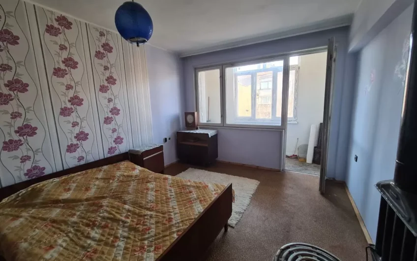 Тристаен апартамент под наем в кв.Училищни,гр.Хасково