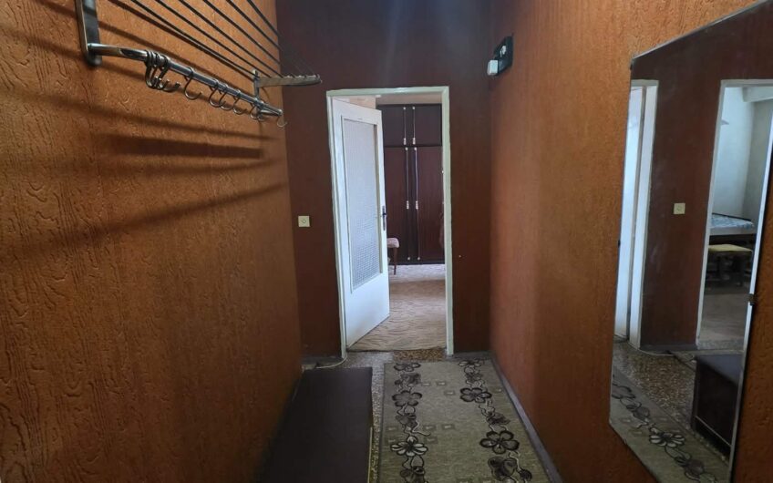 Тристаен апартамент в широк център,гр.Хасково