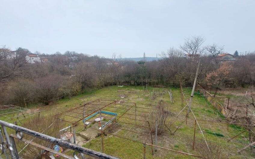 Парцел с вила в кв.Изгрев,гр.Хасково