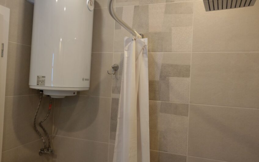 Двустаен апартамент под наем в ТОП центъра на град Хасково