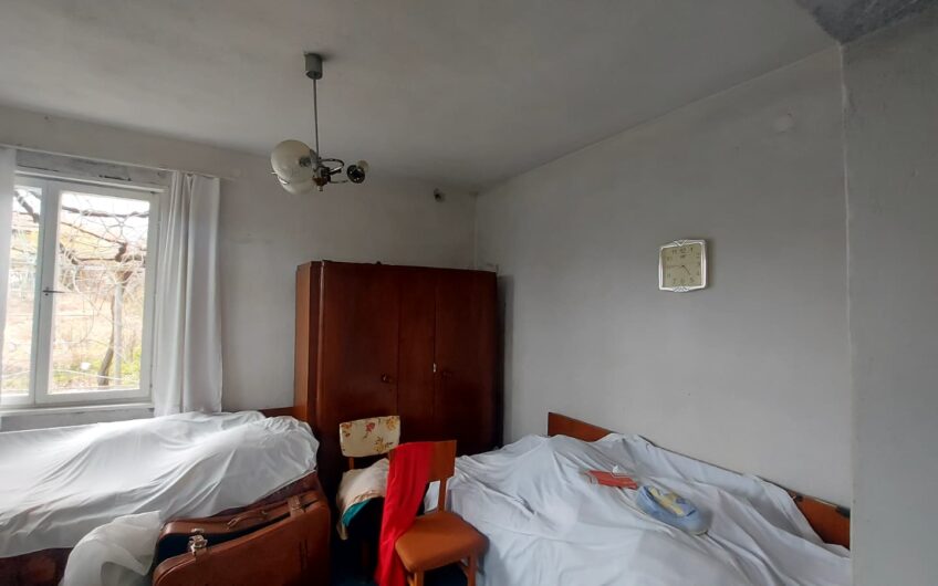 Парцел с вила в кв.Изгрев,гр.Хасково