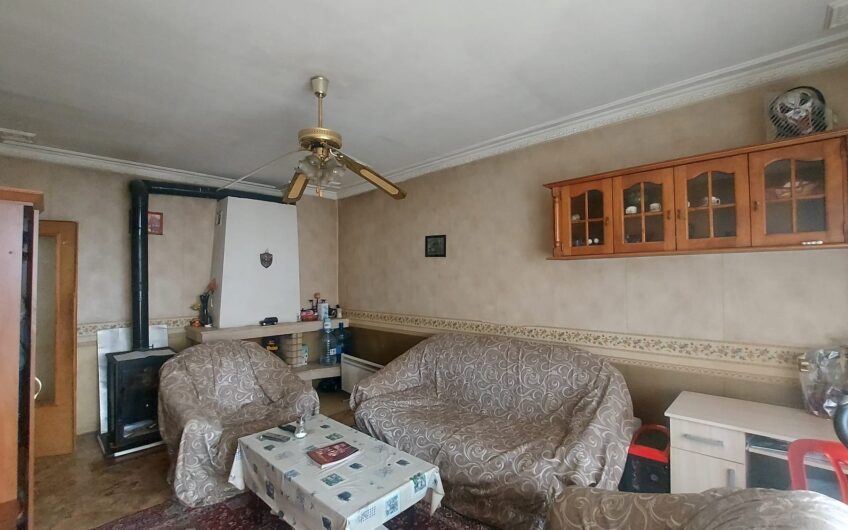 Тристаен апартамент в кв. Дружба, гр.Хасково