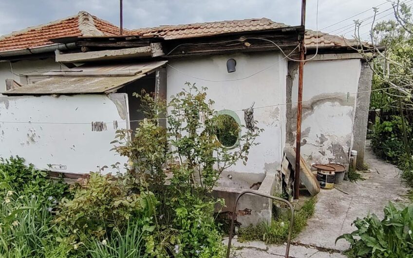 Вила с парцел в Южна индустриална зона,гр.Хасково