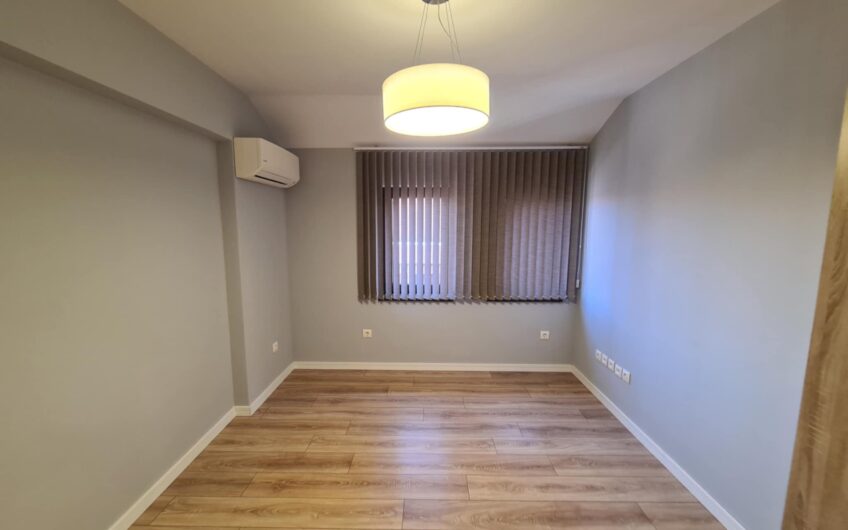 Тристаен апартамент под наем в в Центъра на гр.Хасково