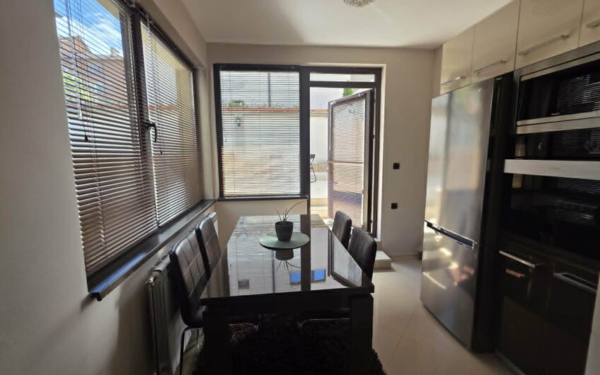 Тристаен апартамент под наем в кв.Каменни,гр.Хасково