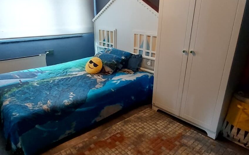 Тристаен обзаведен апартамент в кв. Любен Каравелов, гр. Хасково