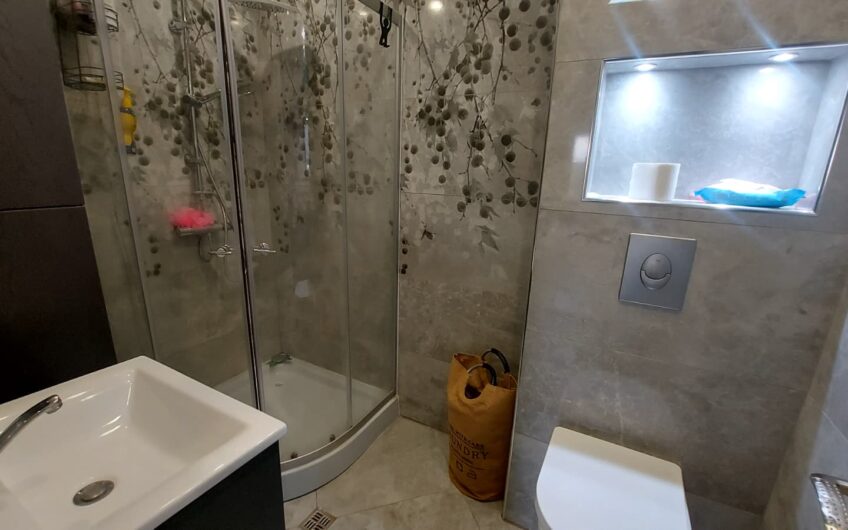 Тристаен обзаведен апартамент в кв. Любен Каравелов, гр. Хасково