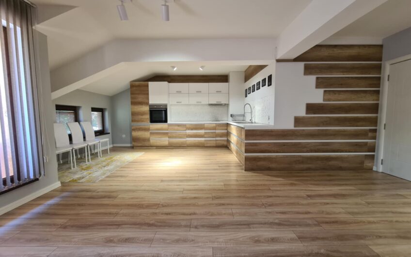 Тристаен апартамент под наем в в Центъра на гр.Хасково