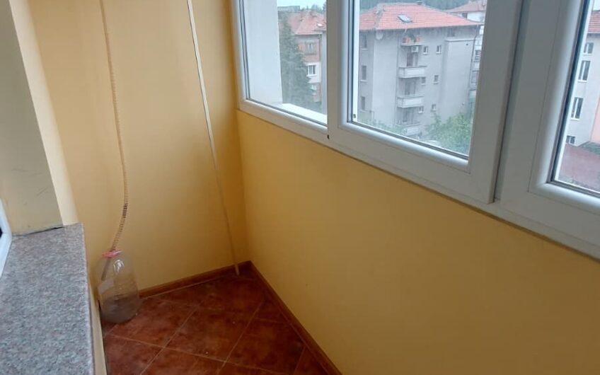 Тристаен апартамент в кв.Македонски,гр.Хасково