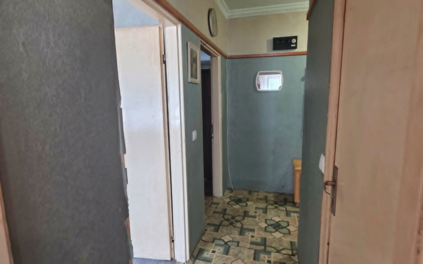 Тристаен апартамент в кв. Дружба, гр. Хасково